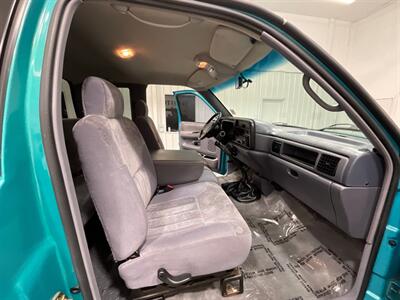 1997 Dodge Ram 2500 Laramie SLT 4X4 / 5.9L DIESEL 12-VALVE /5-SPEED  / 5-SPEED MANUAL / Long Bed / 12-VALVE / NEW TIRES / 1-OWNER / 110K MILES - Photo 14 - Gladstone, OR 97027