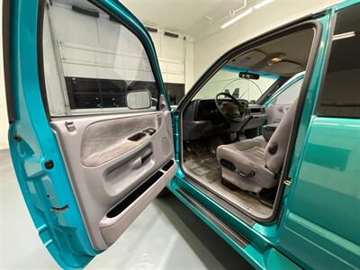 1997 Dodge Ram 2500 Laramie SLT 4X4 / 5.9L DIESEL 12-VALVE /5-SPEED  / 5-SPEED MANUAL / Long Bed / 12-VALVE / NEW TIRES / 1-OWNER / 110K MILES - Photo 31 - Gladstone, OR 97027