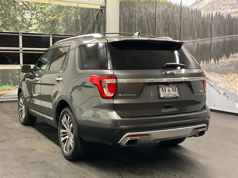 2017 Ford Explorer Platinum 4X4 / 3.5L ECOBOOST / FULLY LOADED  3.5L V6 ECOBOOST / PLATINUM / DUAL SUNROOF - Photo 7 - Gladstone, OR 97027