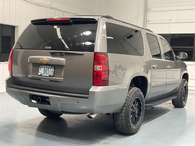 2007 Chevrolet Suburban LT 2500   4X4 / 6.0L V8 / Leather Heated Seats  RUST FREE / 3RD ROW SEAT / SUNROOF - Photo 8 - Gladstone, OR 97027