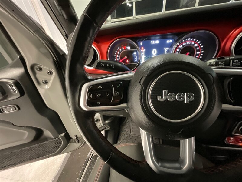 2018 Jeep Wrangler Rubicon 4X4 / 2.0L 4Cyl TURBO /LIFTED/ 27,000 MILE  / LIFTED w. 37 " MUD TIRES / Navigation / Heated Seats / HARD TOP / WINCH / SHARP & SUPER CLEAN !! - Photo 46 - Gladstone, OR 97027