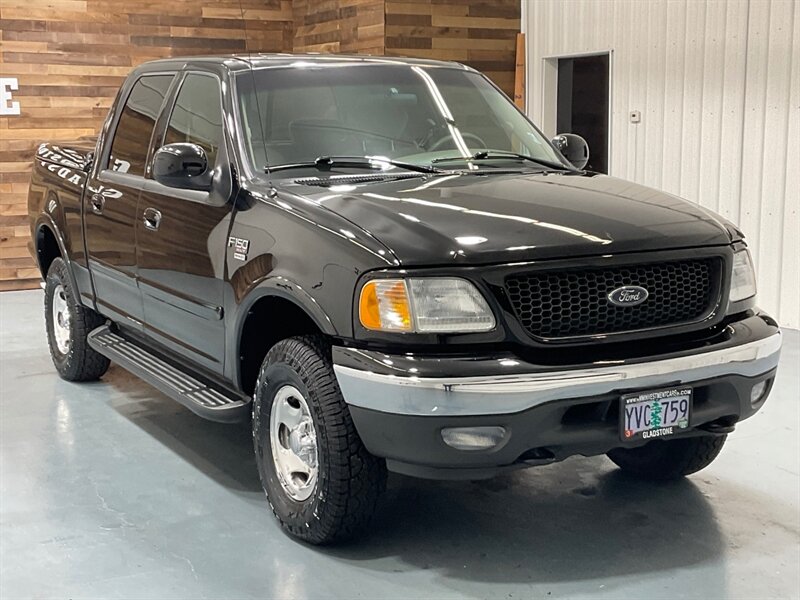 2002 Ford F-150 XLT SuperCrew 4X4 / 5.4L V8 / 1-OWNER  / BRAND NEW TIRES / LOCAL OREGON TRUCK w. ZERO RUST  / PRISTINE CONDITION / ONLY 85,000 MILES - Photo 2 - Gladstone, OR 97027