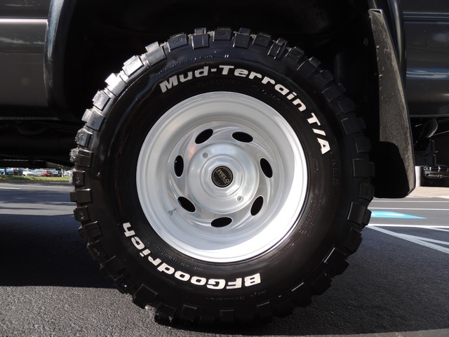 2003 Dodge Ram 2500 SLT / 4X4 / 5.9L Diesel / 6-SPEED MANUAL / LIFTED - Photo 21 - Portland, OR 97217