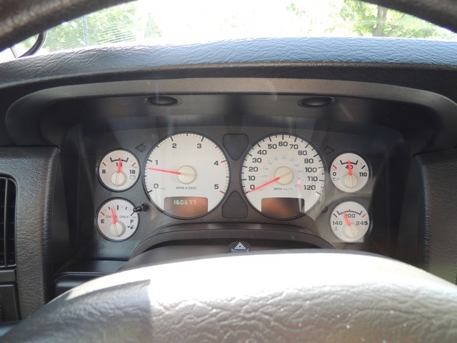 2003 Dodge Ram 2500 SLT / 4X4 / 5.9L Diesel / 6-SPEED MANUAL / LIFTED - Photo 39 - Portland, OR 97217