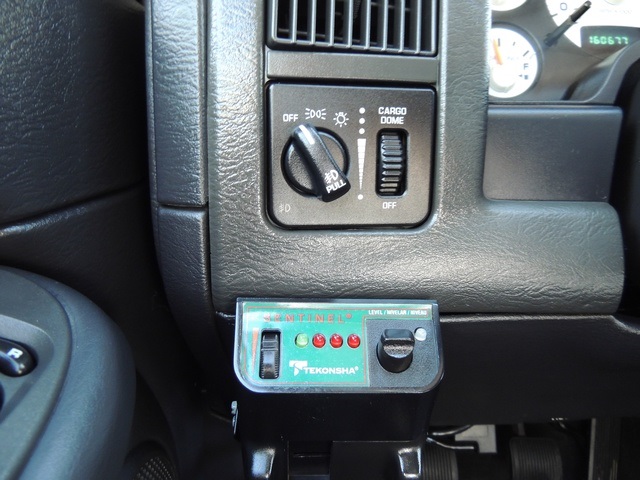 2003 Dodge Ram 2500 SLT / 4X4 / 5.9L Diesel / 6-SPEED MANUAL / LIFTED - Photo 35 - Portland, OR 97217
