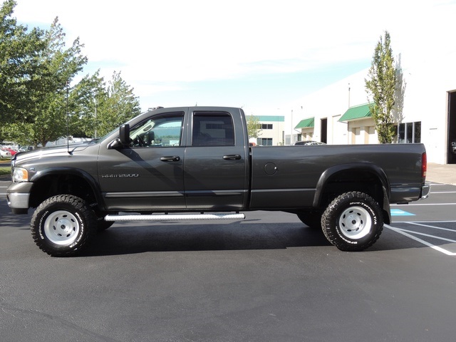 2003 Dodge Ram 2500 SLT / 4X4 / 5.9L Diesel / 6-SPEED MANUAL / LIFTED - Photo 3 - Portland, OR 97217
