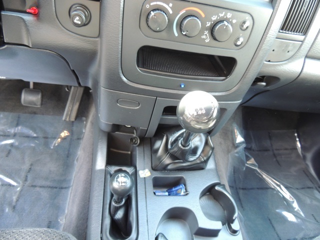 2003 Dodge Ram 2500 SLT / 4X4 / 5.9L Diesel / 6-SPEED MANUAL / LIFTED - Photo 19 - Portland, OR 97217