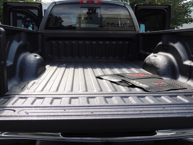 2003 Dodge Ram 2500 SLT / 4X4 / 5.9L Diesel / 6-SPEED MANUAL / LIFTED - Photo 28 - Portland, OR 97217