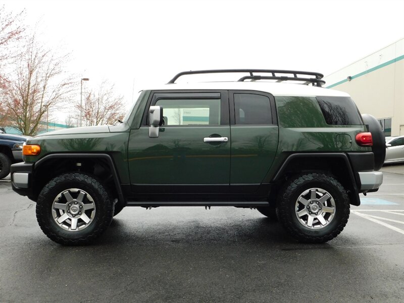 2014 Toyota FJ Cruiser Sport Utility 4X4 / 1-OWNER / LFTED / BF GOODRICH   - Photo 3 - Portland, OR 97217