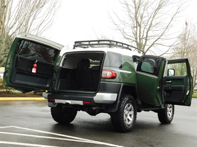 2014 Toyota FJ Cruiser Sport Utility 4X4 / 1-OWNER / LFTED / BF GOODRICH   - Photo 27 - Portland, OR 97217