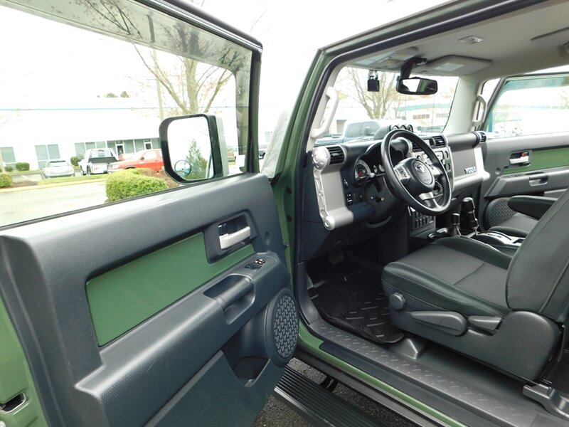 2014 Toyota FJ Cruiser Sport Utility 4X4 / 1-OWNER / LFTED / BF GOODRICH   - Photo 13 - Portland, OR 97217