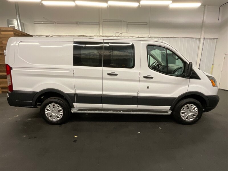 2015 Ford Transit Cargo 250 LOW ROOF / 3.7L V6 / 95,000 MILES  CLEAN VAN / BRAND NEW SET OF TIRES - Photo 4 - Gladstone, OR 97027