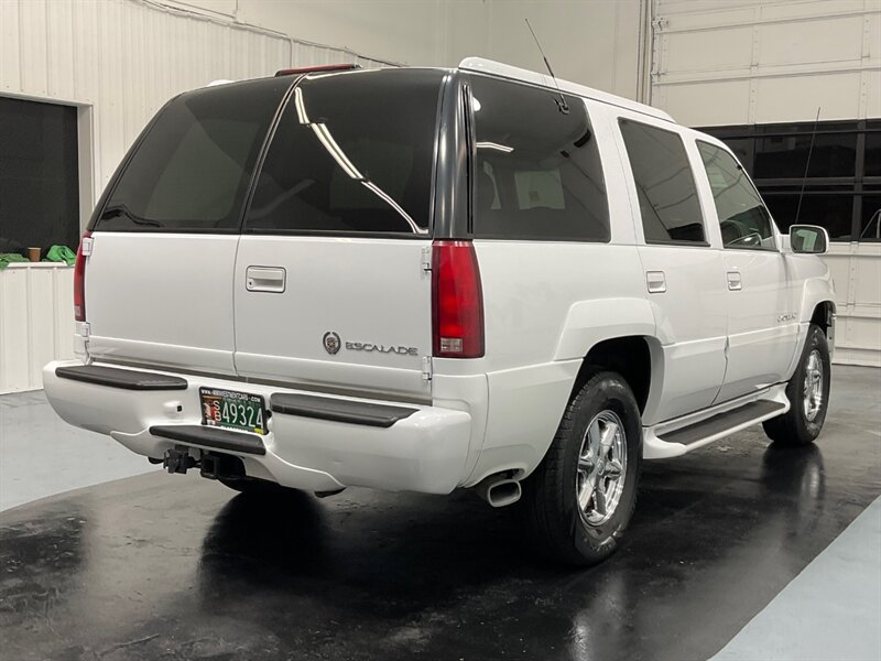 2000 Cadillac Escalade Sport Utility 4X4/5.7L V 8 / Leather / 101K MILES  / LOCAL SUV / Excel Cond - Photo 8 - Gladstone, OR 97027