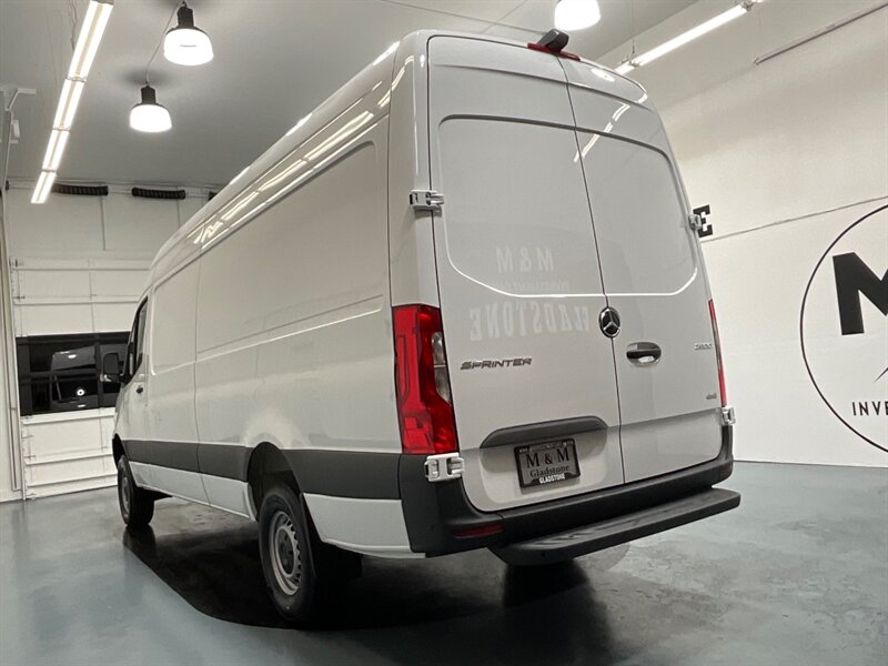 2022 Mercedes-Benz Sprinter 2500 Cargo Van 4X4 / V6 DIESEL / HIGHROOF 170 " WB  / LIKE NEW / ONLY 100 MILES - Photo 9 - Gladstone, OR 97027