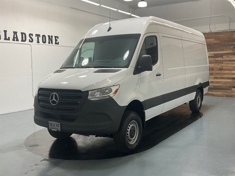 2022 Mercedes-Benz Sprinter 2500 Cargo Van 4X4 / V6 DIESEL / HIGHROOF 170 " WB  / LIKE NEW / ONLY 100 MILES - Photo 1 - Gladstone, OR 97027