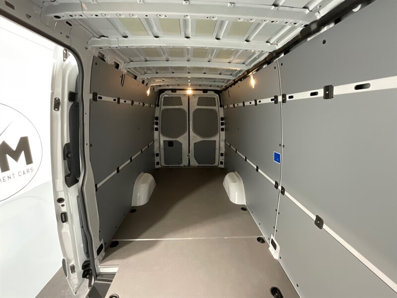 2022 Mercedes-Benz Sprinter 2500 Cargo Van 4X4 / V6 DIESEL / HIGHROOF 170 " WB  / LIKE NEW / ONLY 100 MILES - Photo 30 - Gladstone, OR 97027