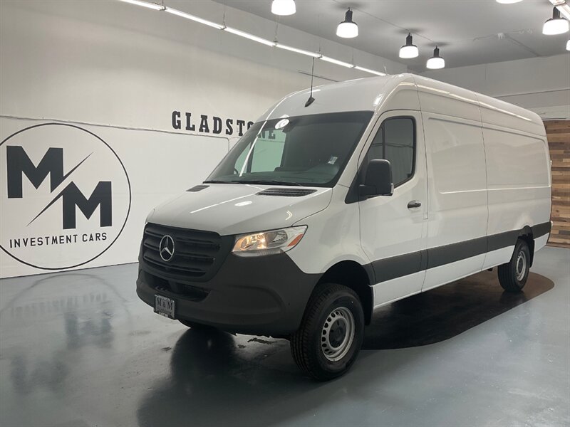 2022 Mercedes-Benz Sprinter 2500 Cargo Van 4X4 / V6 DIESEL / HIGHROOF 170 " WB  / LIKE NEW / ONLY 100 MILES - Photo 25 - Gladstone, OR 97027