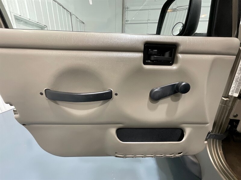 2003 Jeep Wrangler Sport 2dr 4X4/ 6Cyl / 5-SPEED / 75,000 MILES / HARD TOP / LUGGAGE RACK / ZERO RUST / EXCELLENT CONDITION - Photo 30 - Gladstone, OR 97027