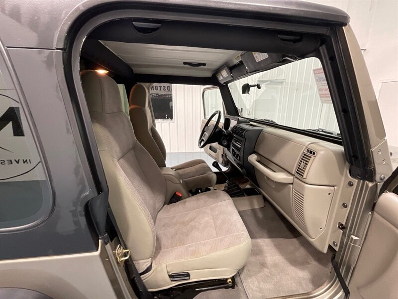 2003 Jeep Wrangler Sport 2dr 4X4/ 6Cyl / 5-SPEED / 75,000 MILES / HARD TOP / LUGGAGE RACK / ZERO RUST / EXCELLENT CONDITION - Photo 11 - Gladstone, OR 97027