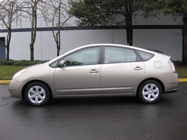 2005 Toyota Prius Hybrid / 1-Owner/ Gas Saver   - Photo 2 - Portland, OR 97217