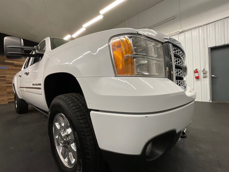 2011 GMC Sierra 2500 Denali 4X4 / 6.6L DIESEL / 1-OWNER / 66,000 MILES  Crew Cab / Leather & Heated Seats / Navigation & Backup Camera / LOW MILES / SHARP & CLEAN!! - Photo 40 - Gladstone, OR 97027