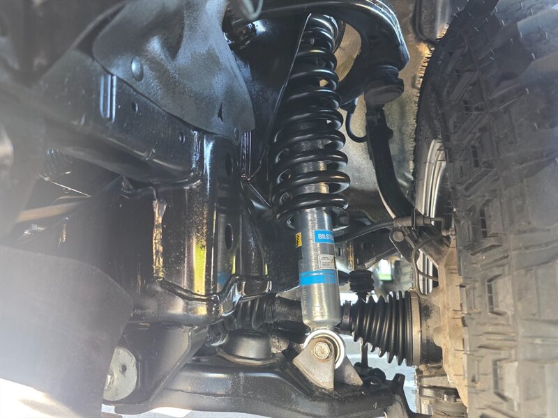 2000 Toyota 4Runner Limited 4X4 / V6 3.4 L / BILSTIEN SUSPENSION LIFT / REAR DIFF LOCK / TIMING BELT DONE / SUN ROOF / LEATHER / BRAND NEW TIRES / ZERO RUST - Photo 23 - Portland, OR 97217