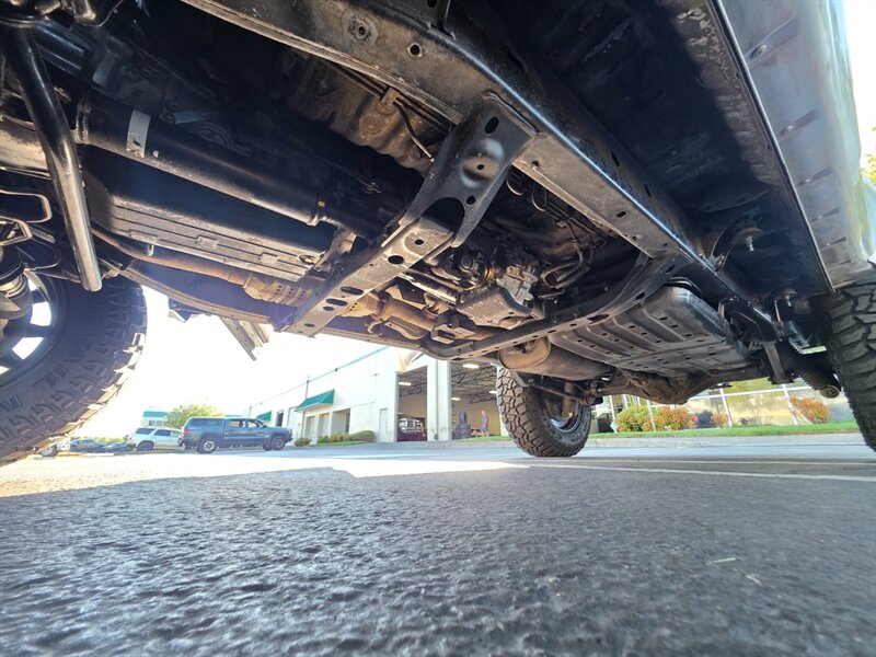 2000 Toyota 4Runner Limited 4X4 / V6 3.4 L / BILSTIEN SUSPENSION LIFT / REAR DIFF LOCK / TIMING BELT DONE / SUN ROOF / LEATHER / BRAND NEW TIRES / ZERO RUST - Photo 22 - Portland, OR 97217