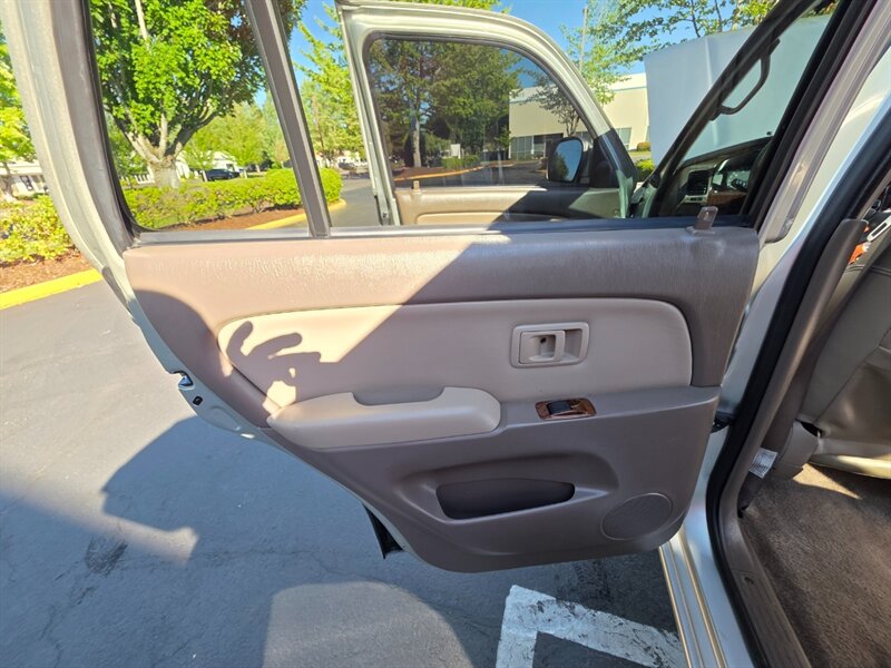 2000 Toyota 4Runner Limited 4X4 / V6 3.4 L / BILSTIEN SUSPENSION LIFT / REAR DIFF LOCK / TIMING BELT DONE / SUN ROOF / LEATHER / BRAND NEW TIRES / ZERO RUST - Photo 45 - Portland, OR 97217