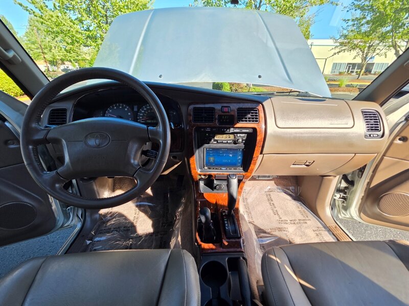 2000 Toyota 4Runner Limited 4X4 / V6 3.4 L / BILSTIEN SUSPENSION LIFT / REAR DIFF LOCK / TIMING BELT DONE / SUN ROOF / LEATHER / BRAND NEW TIRES / ZERO RUST - Photo 17 - Portland, OR 97217