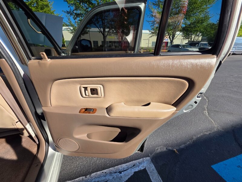 2000 Toyota 4Runner Limited 4X4 / V6 3.4 L / BILSTIEN SUSPENSION LIFT / REAR DIFF LOCK / TIMING BELT DONE / SUN ROOF / LEATHER / BRAND NEW TIRES / ZERO RUST - Photo 46 - Portland, OR 97217
