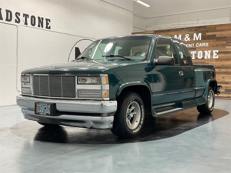 1996 Chevrolet Extra Cab / 5.0L V8 / Leather / CLEAN TRUCK  / NO RUST - Photo 1 - Gladstone, OR 97027