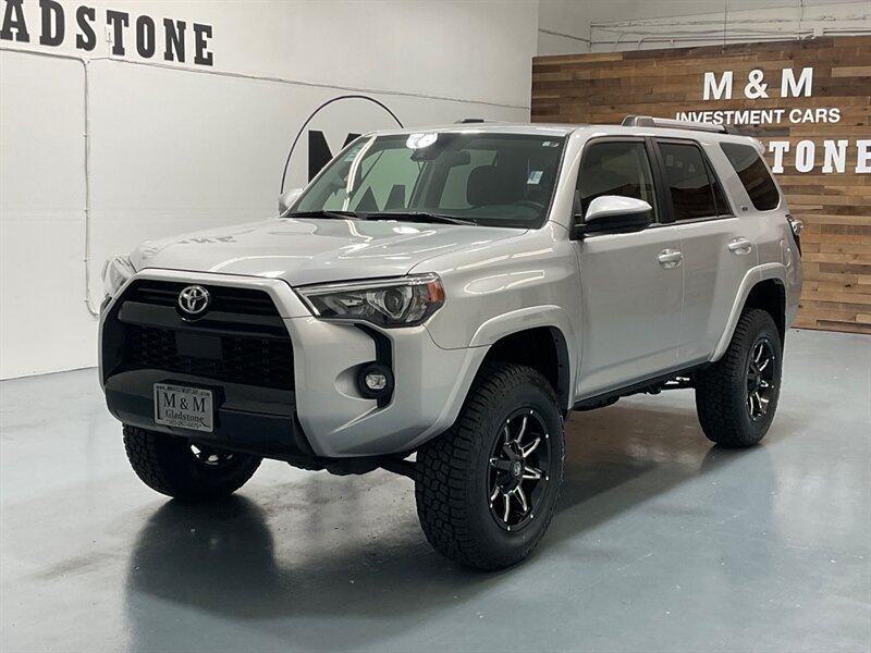 2022 Toyota 4Runner SR5 4X4 / 3RD ROW SEAT / LIFTED w. NEW TIRES  / Navigation & Backup Camera - Photo 58 - Gladstone, OR 97027