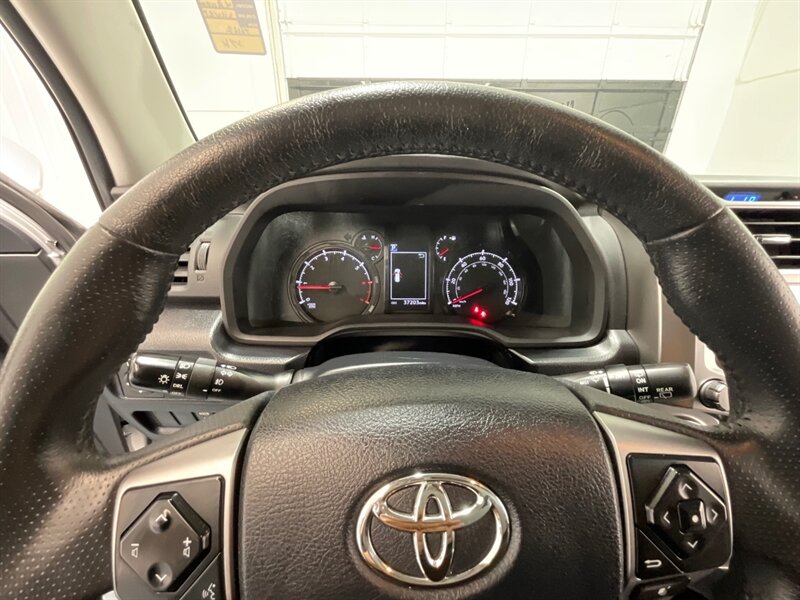 2022 Toyota 4Runner SR5 4X4 / 3RD ROW SEAT / LIFTED w. NEW TIRES  / Navigation & Backup Camera - Photo 51 - Gladstone, OR 97027