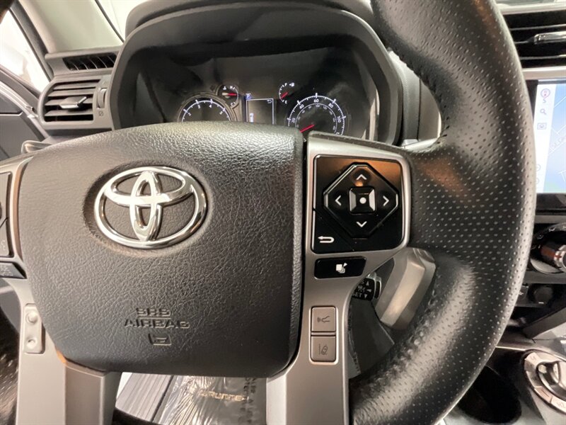 2022 Toyota 4Runner SR5 4X4 / 3RD ROW SEAT / LIFTED w. NEW TIRES  / Navigation & Backup Camera - Photo 50 - Gladstone, OR 97027