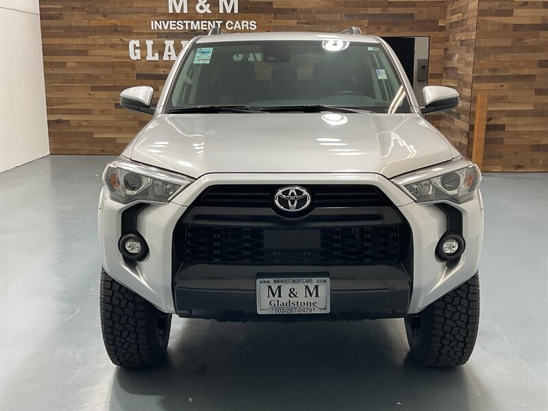 2022 Toyota 4Runner SR5 4X4 / 3RD ROW SEAT / LIFTED w. NEW TIRES  / Navigation & Backup Camera - Photo 5 - Gladstone, OR 97027