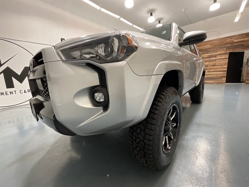 2022 Toyota 4Runner SR5 4X4 / 3RD ROW SEAT / LIFTED w. NEW TIRES  / Navigation & Backup Camera - Photo 55 - Gladstone, OR 97027