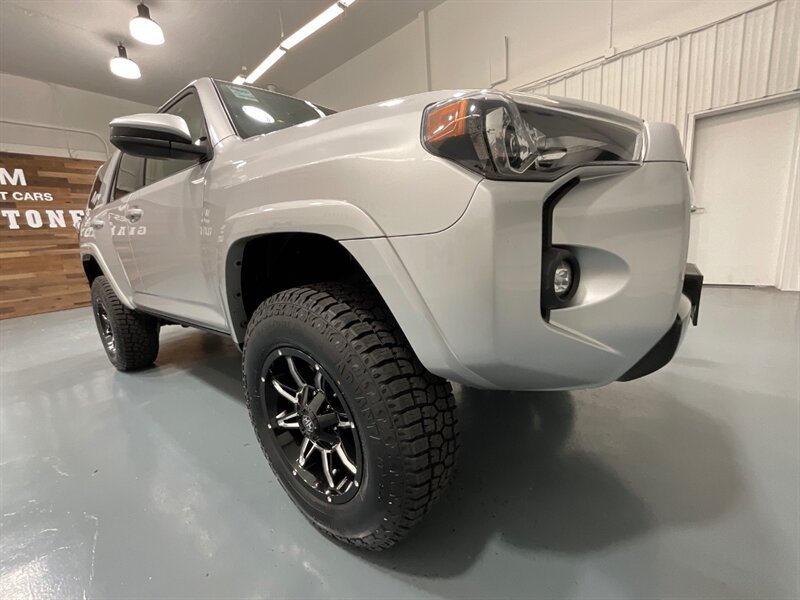 2022 Toyota 4Runner SR5 4X4 / 3RD ROW SEAT / LIFTED w. NEW TIRES  / Navigation & Backup Camera - Photo 56 - Gladstone, OR 97027