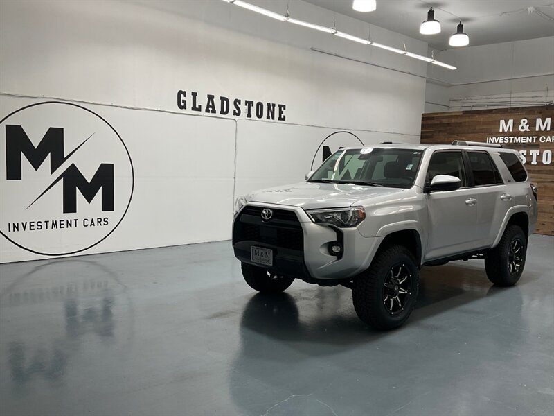 2022 Toyota 4Runner SR5 4X4 / 3RD ROW SEAT / LIFTED w. NEW TIRES  / Navigation & Backup Camera - Photo 25 - Gladstone, OR 97027