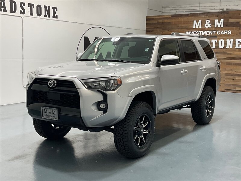 2022 Toyota 4Runner SR5 4X4 / 3RD ROW SEAT / LIFTED w. NEW TIRES  / Navigation & Backup Camera - Photo 57 - Gladstone, OR 97027