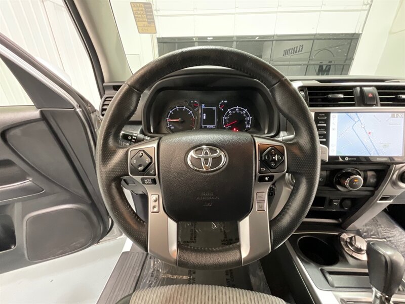 2022 Toyota 4Runner SR5 4X4 / 3RD ROW SEAT / LIFTED w. NEW TIRES  / Navigation & Backup Camera - Photo 22 - Gladstone, OR 97027