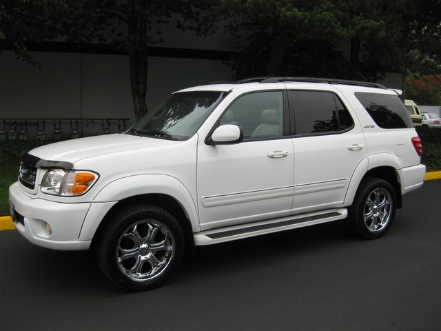 2002 Toyota Sequoia Limited   - Photo 29 - Portland, OR 97217