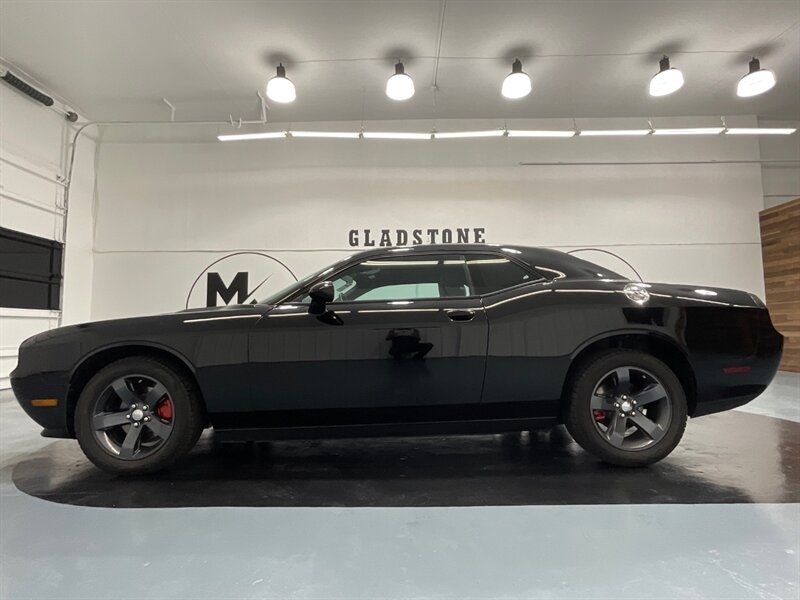 2014 Dodge Challenger SXT Coupe 2Dr / 3.6L V6 / ONLY 46,000 MILES  / LOCAL CAR - Photo 3 - Gladstone, OR 97027