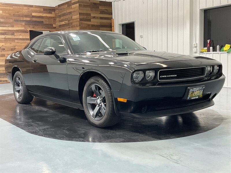 2014 Dodge Challenger SXT Coupe 2Dr / 3.6L V6 / ONLY 46,000 MILES  / LOCAL CAR - Photo 2 - Gladstone, OR 97027