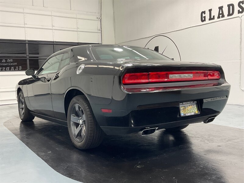 2014 Dodge Challenger SXT Coupe 2Dr / 3.6L V6 / ONLY 46,000 MILES  / LOCAL CAR - Photo 8 - Gladstone, OR 97027