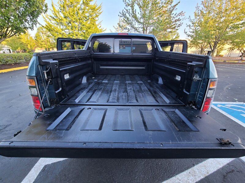 2006 Honda Ridgeline RTL V6 VTEC / 4X4 / Leather / Backup CAM / Sunroof  / Heated Seats / Local / NO RUST / Fully Loaded - Photo 49 - Portland, OR 97217