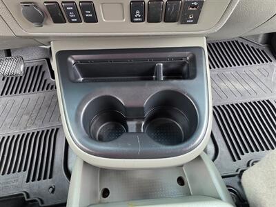 2018 Nissan NV 3500 HD 1-TON / HEAVY DUTY / V8 5.6L / 1-OWNER  / CARGO VAN / HD CARGO ROOF RACK / LOCAL / RUST FREE - Photo 38 - Portland, OR 97217