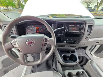 2018 Nissan NV 3500 HD 1-TON / HEAVY DUTY / V8 5.6L / 1-OWNER  / CARGO VAN / HD CARGO ROOF RACK / LOCAL / RUST FREE - Photo 15 - Portland, OR 97217