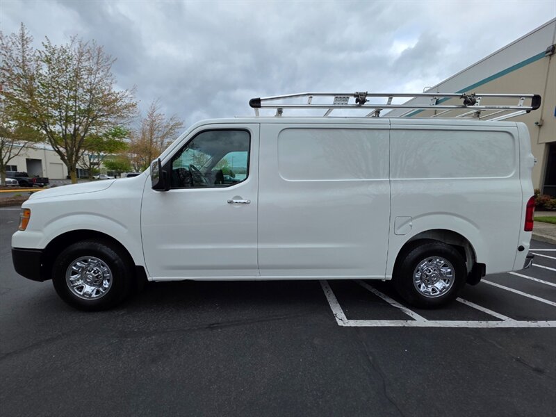 2018 Nissan NV 3500 HD 1-TON / HEAVY DUTY / V8 5.6L / 1-OWNER  / CARGO VAN / HD CARGO ROOF RACK / LOCAL / RUST FREE - Photo 3 - Portland, OR 97217