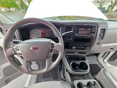 2018 Nissan NV 3500 HD 1-TON / HEAVY DUTY / V8 5.6L / 1-OWNER  / CARGO VAN / HD CARGO ROOF RACK / LOCAL / RUST FREE - Photo 48 - Portland, OR 97217