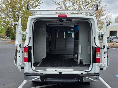 2018 Nissan NV 3500 HD 1-TON / HEAVY DUTY / V8 5.6L / 1-OWNER  / CARGO VAN / HD CARGO ROOF RACK / LOCAL / RUST FREE - Photo 22 - Portland, OR 97217